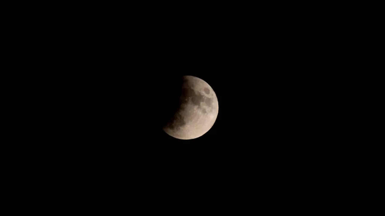 What time is the partial lunar eclipse tonight? When to see Earth cast