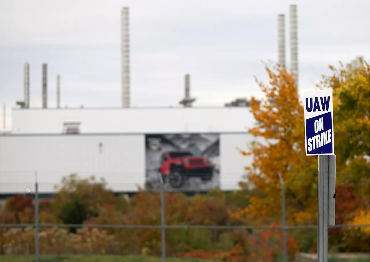 UAW reaches tentative agreement with Stellantis to end strike