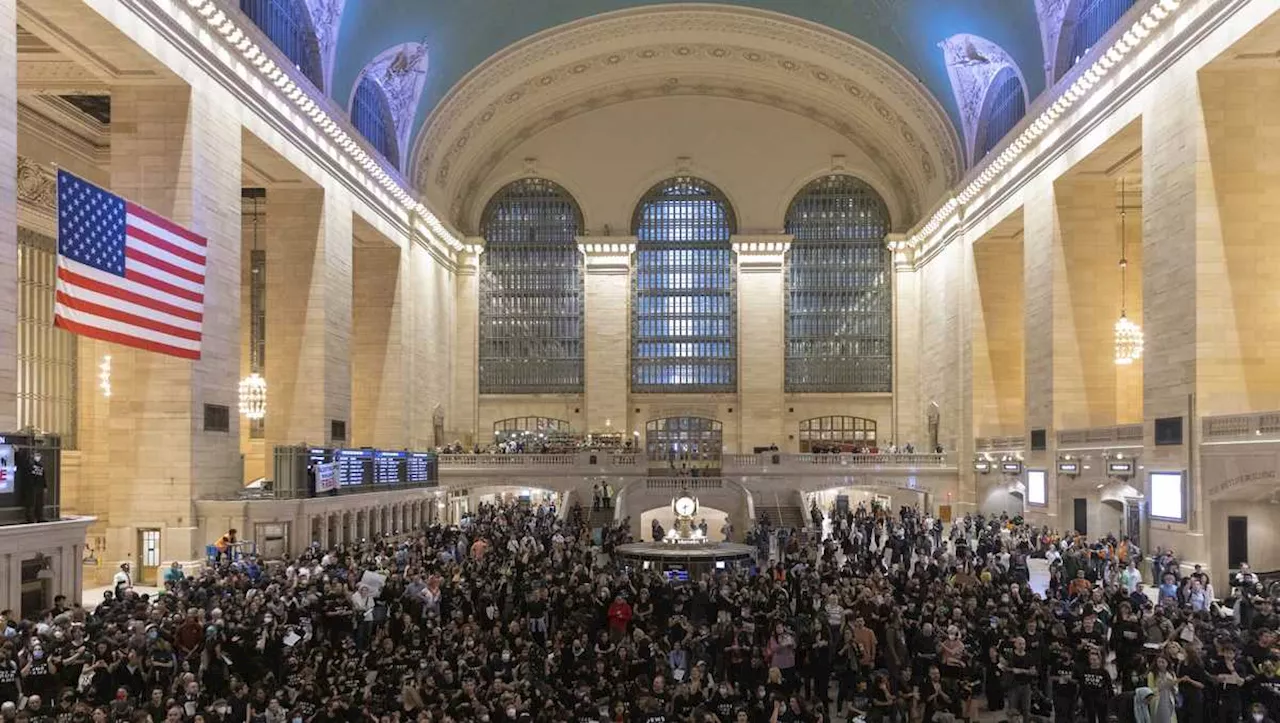 NYC protesters demand Israeli cease-fire, at least 200 detained after filling Grand Central station