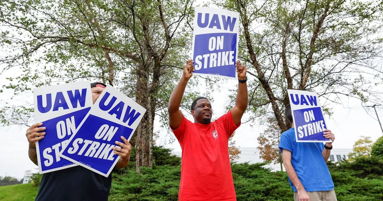 UAW reaches tentative agreement with Stellantis