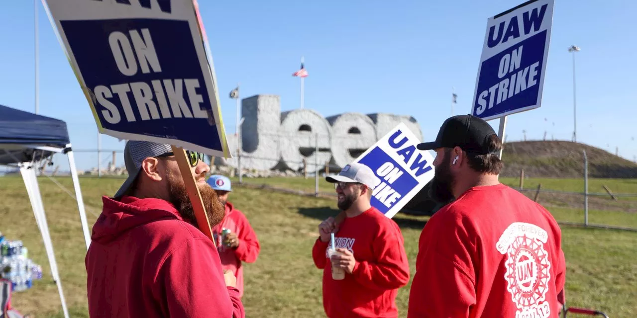 UAW, Stellantis Reach Tentative Agreement on New Four-Year Labor Contract