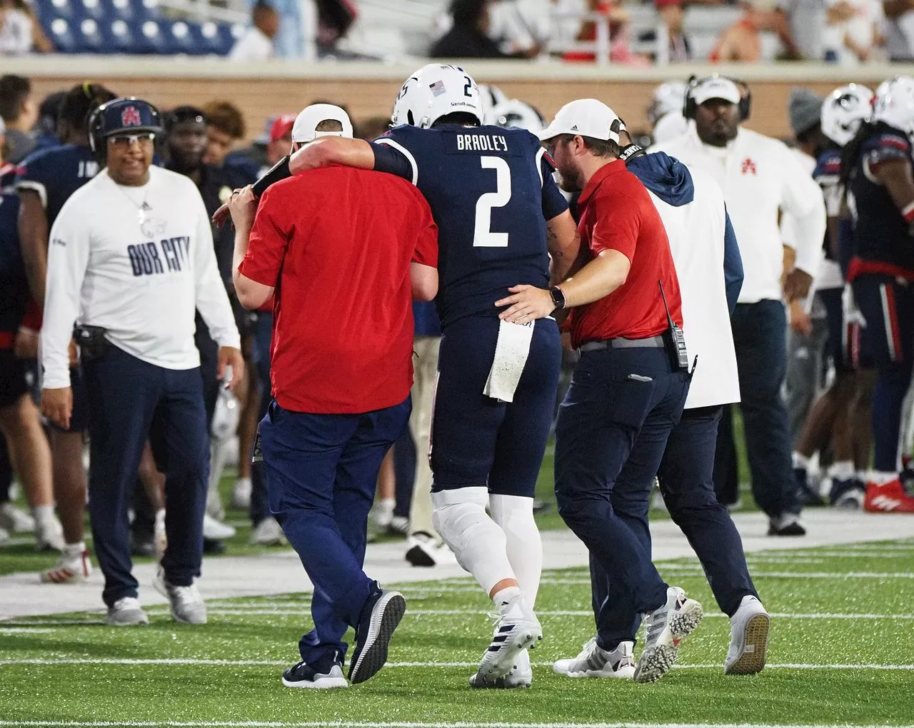 South Alabama QB Carter Bradley leaves game with knee injury; initial reports positive