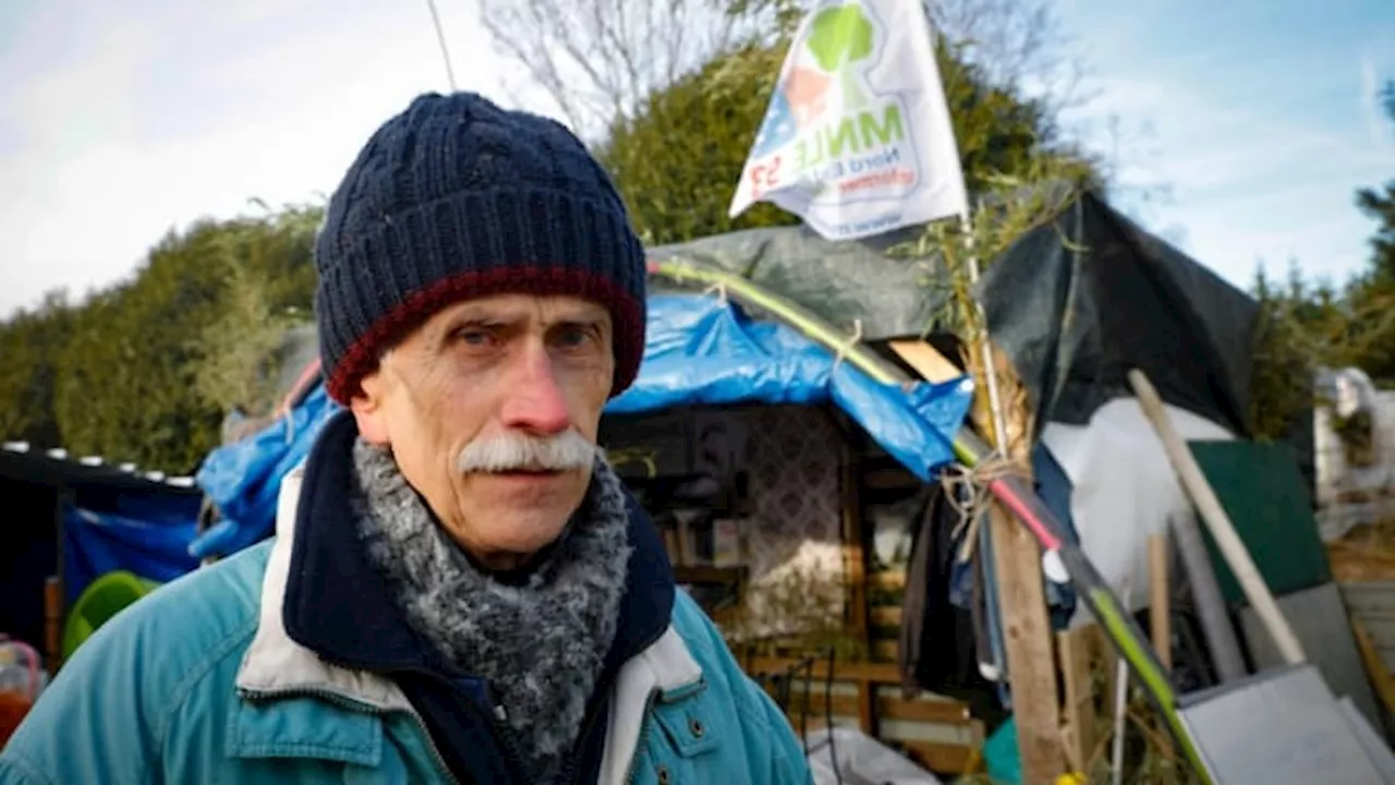 Val-d'Oise: les 'vieux campeurs' défendant les terres agricoles du Triangle de Gonesse lèvent le camp