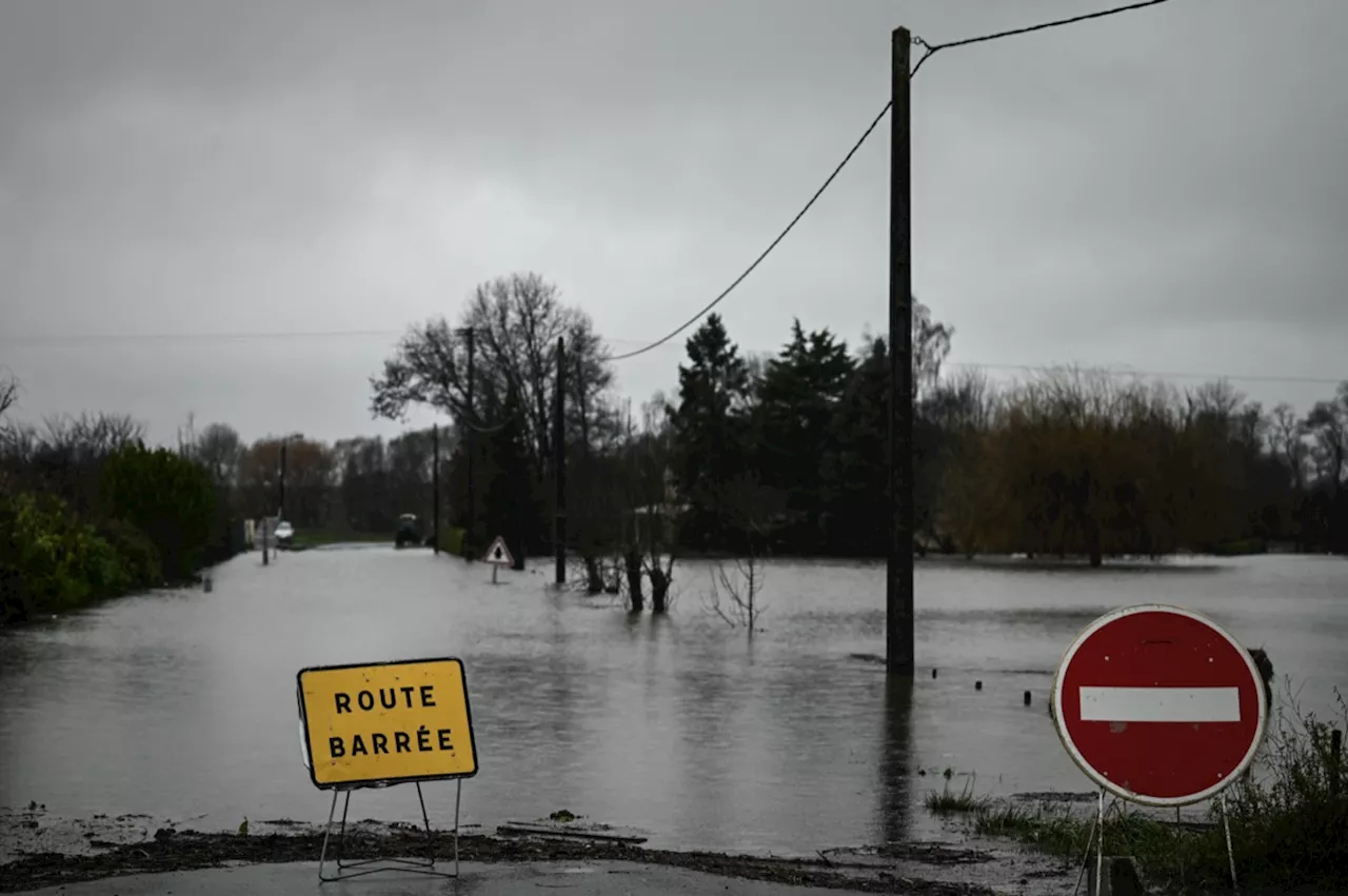 Alerte orange aux crues et vagues-submersion dans cinq départements français