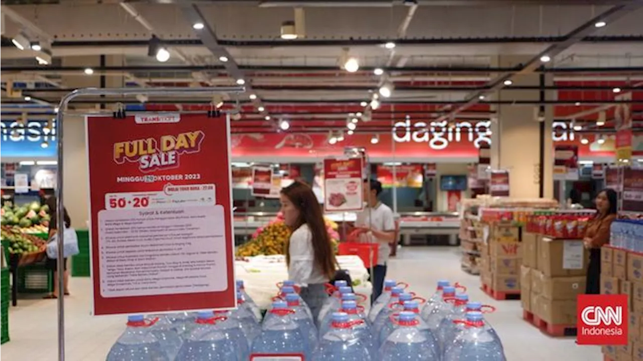 Warga Serbu Diskon Belanja hingga 50 Persen di Transmart Full Day Sale