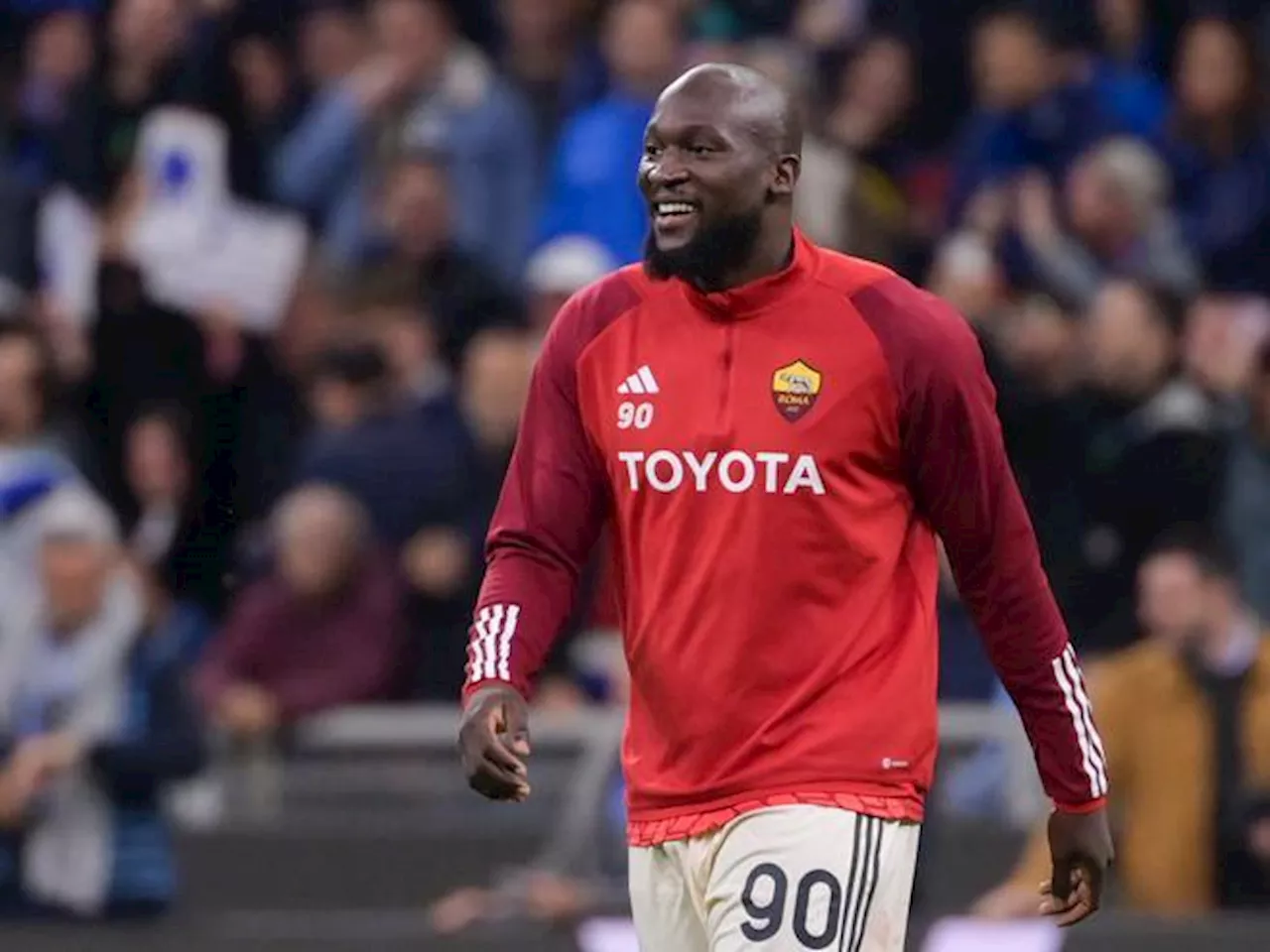 Lukaku a San Siro, i fischietti dopo lo striscione per Inter-Roma