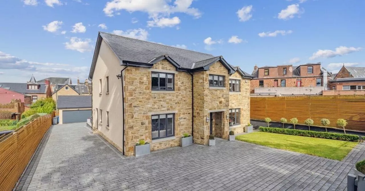 Exquisite Detached Villa in Lanarkshire