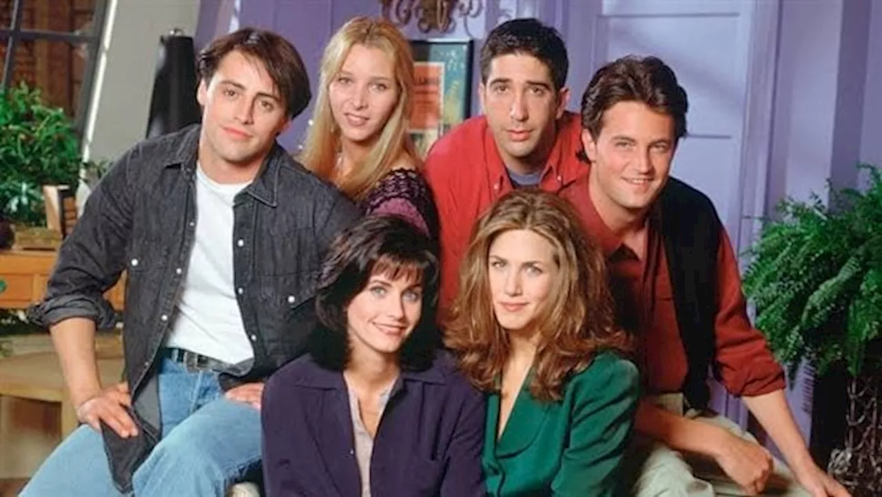 أخف دم فيهم.. صدمة بعد رحيل بطل مسلسل Friends عن عمر 54 عاما