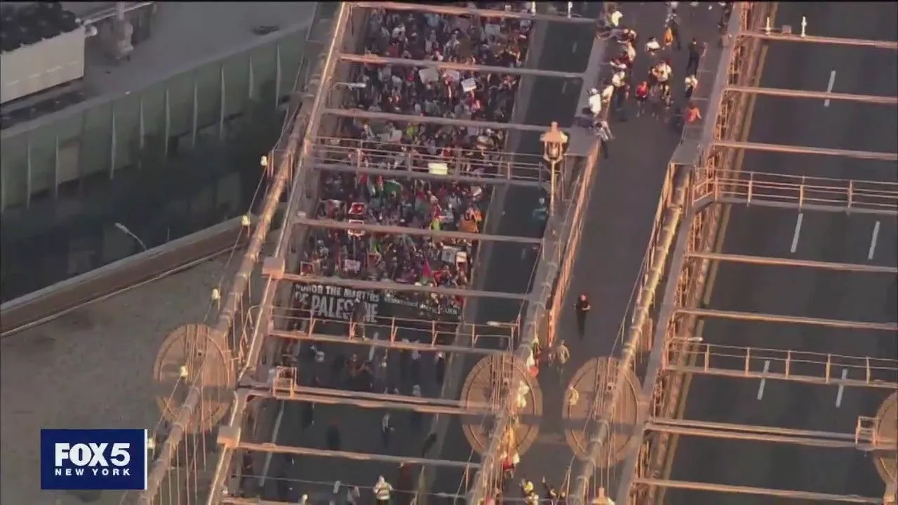 Pro-Palestinian protesters force shutdown of Brooklyn Bridge