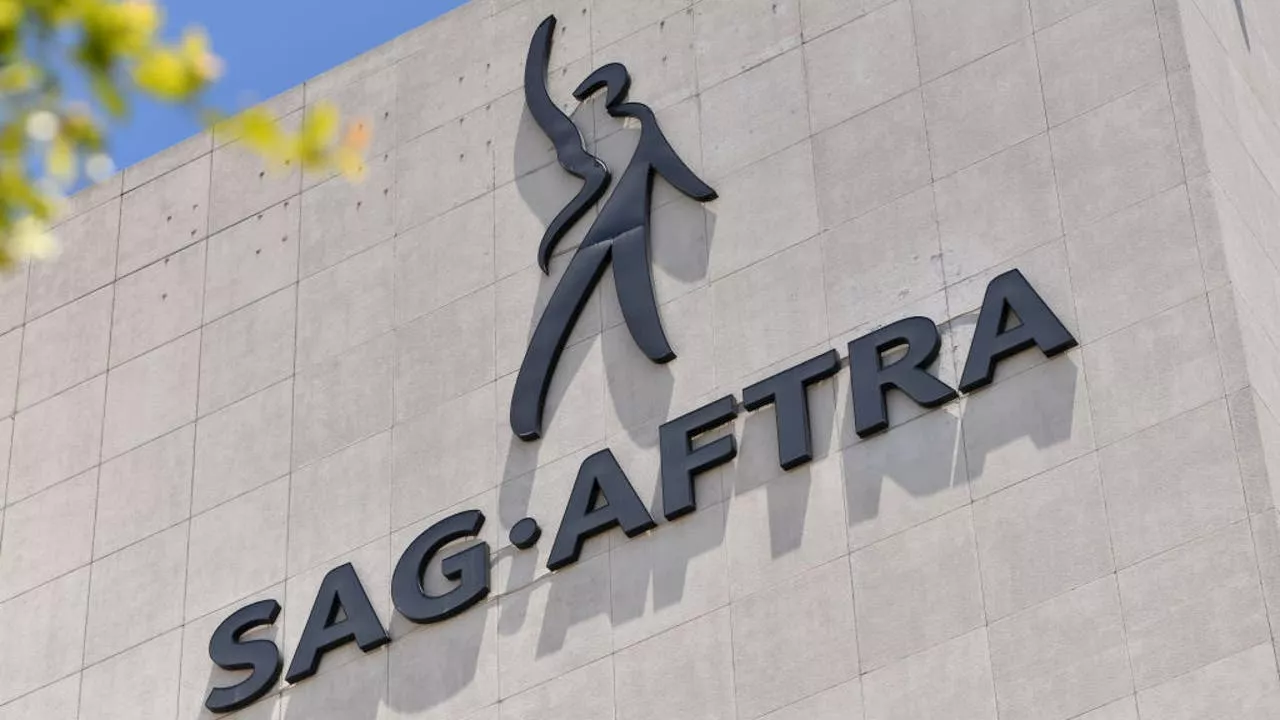 SAG-AFTRA, Hollywood studios resume negotiations for 4th straight day