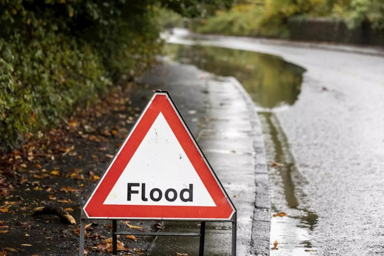 Busy road near Glasgow CLOSED due to flood in the area