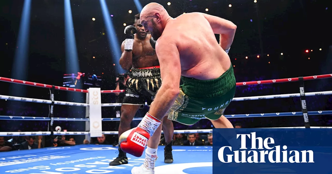 Tyson Fury stages comeback to win by a point