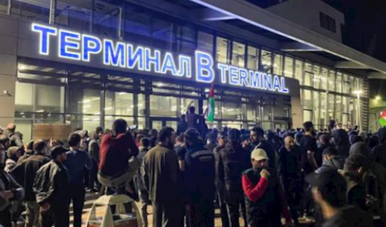 Antisemitischer Mob dringt in Flughafen in Dagestan ein