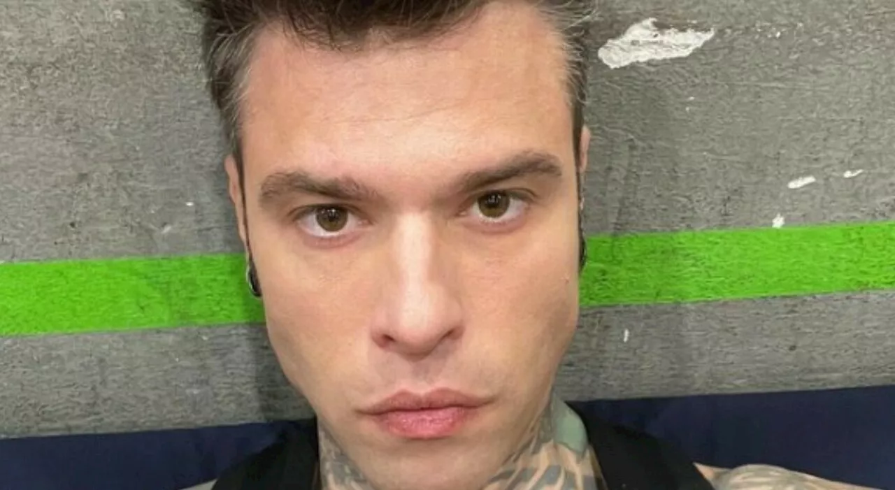 Fedez stasera a Che Tempo Che Fa: «Se balbetto, non preoccupatevi. Parlerò di cose mai dette». Come sta? L'ope