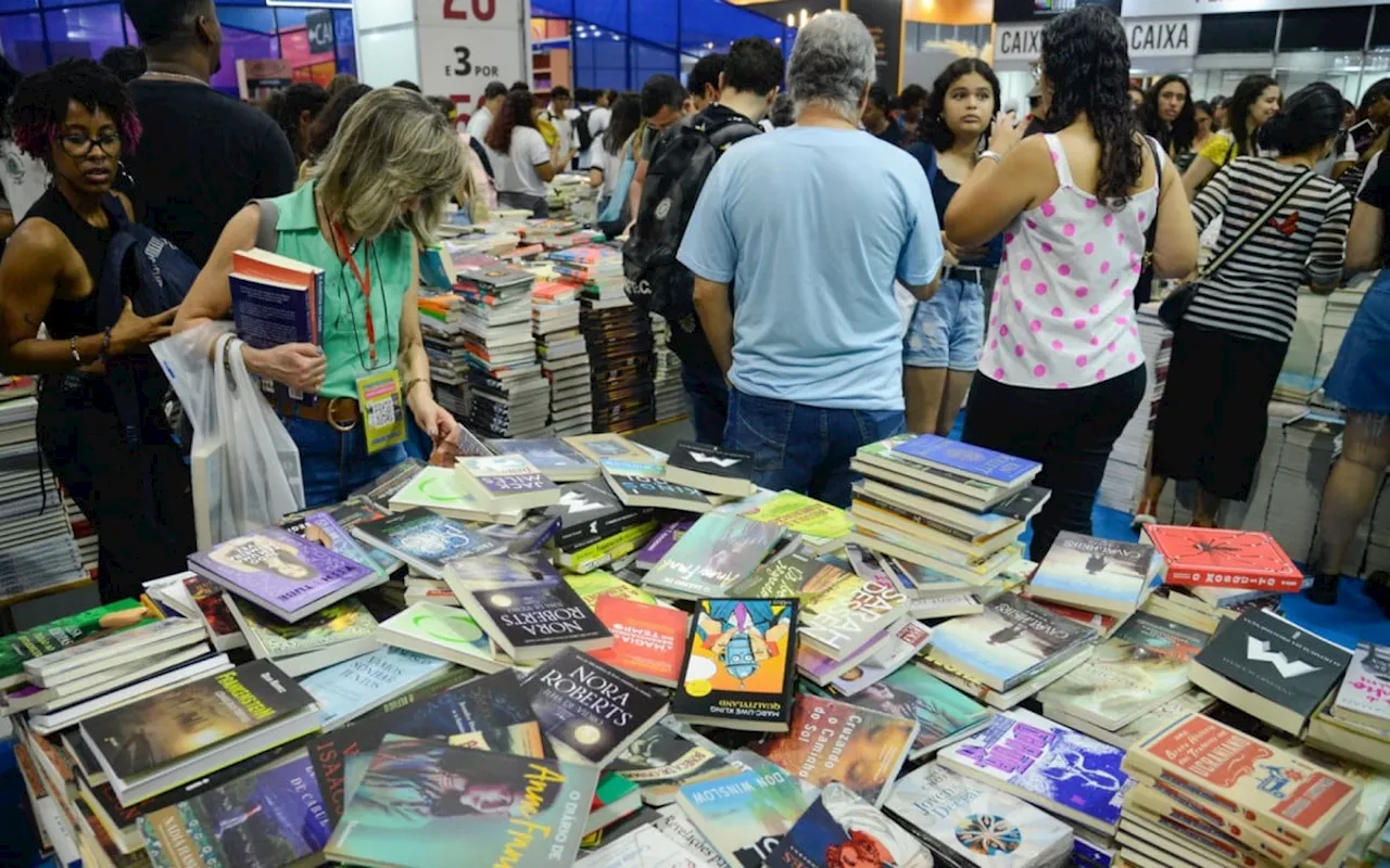 Semana de Finados tem Dia Nacional do Livro e da Poesia; confira demais datas