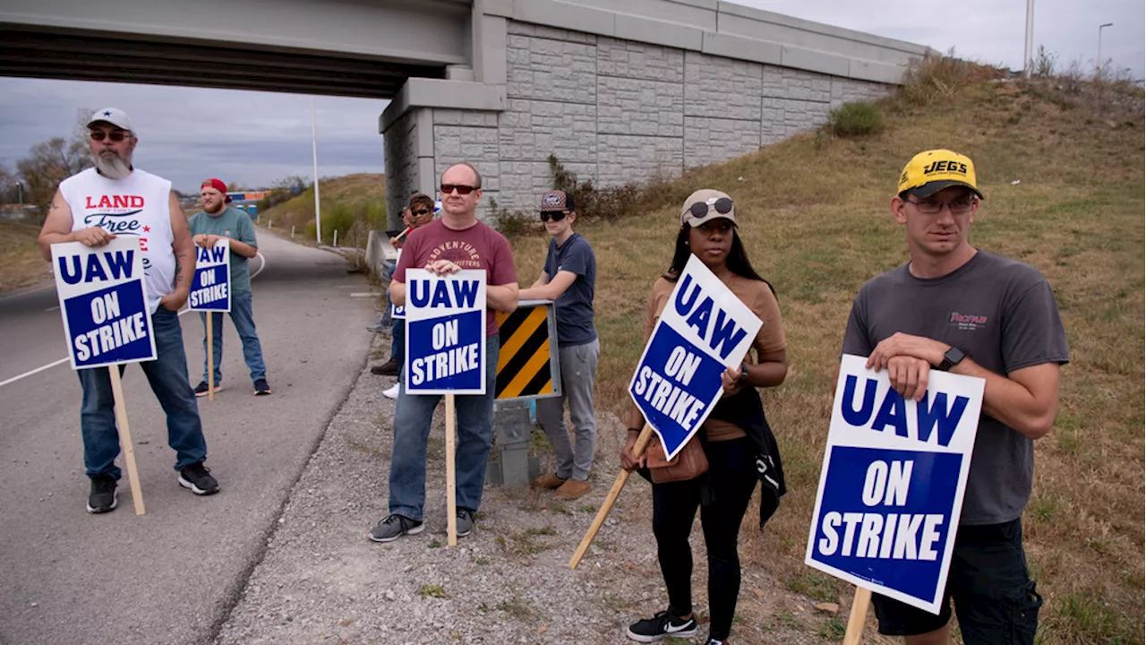 Striking auto workers ramp up actions against GM following tentative deals with others