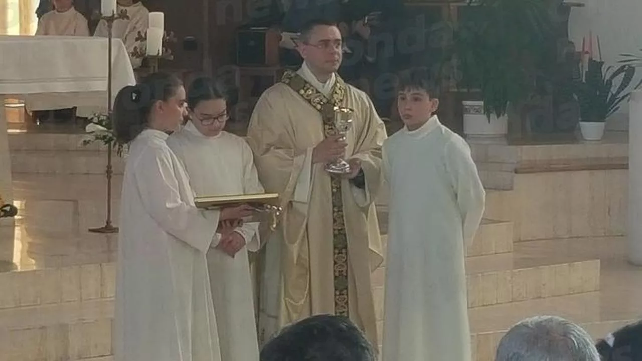 Parroco nel Salernitano: “Halloween? Qui i bimbi si vestono da santi, non da zombi. Organizziamo Holyween”