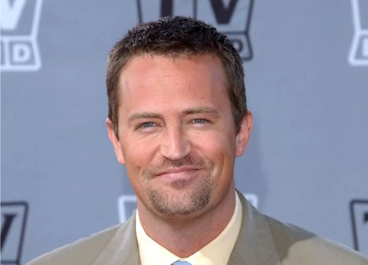 Bintang Serial Friends Matthew Perry Meninggal Dunia