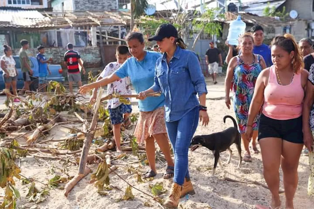 Evelyn Salgado supervisa entrega de apoyos a damnificados de diversas colonias de Acapulco