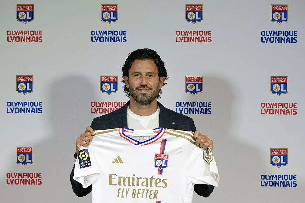 Trainer Fabio Grosso bei Angriff auf Olympique Lyon Mannschaftsbus verletzt