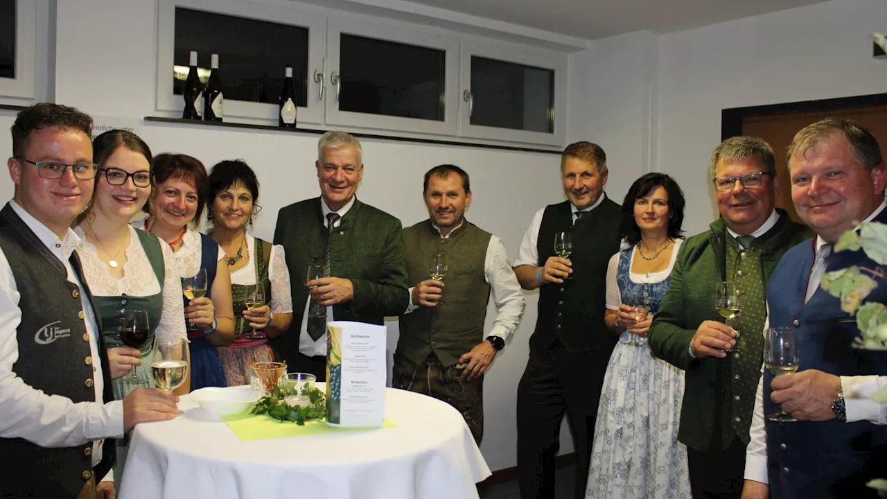 Bezirksball in Weistrach: Zusammenhalt und Spaß beim Landjugend-Ball