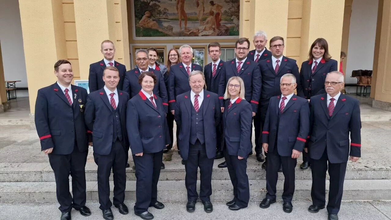 Eisenbahnermusik Flugrad Wiener Neustadt spielt eine Premiere im Dom