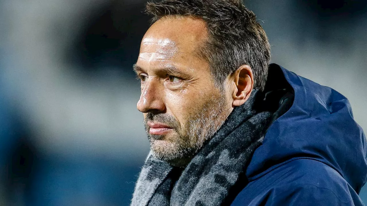 Ajax maakt seizoen af met John van 't Schip als hoofdtrainer