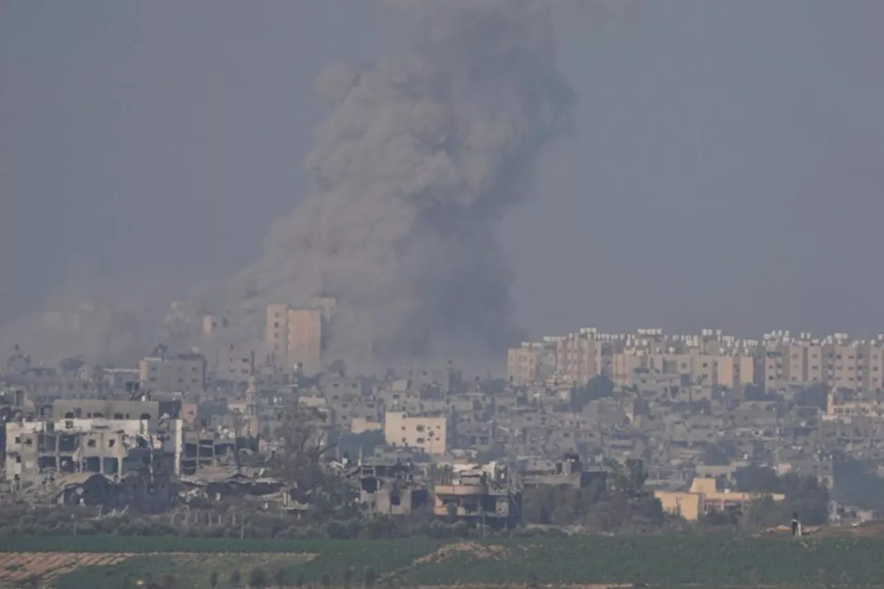 Israeli Warplanes Strike Near Gaza Hospital