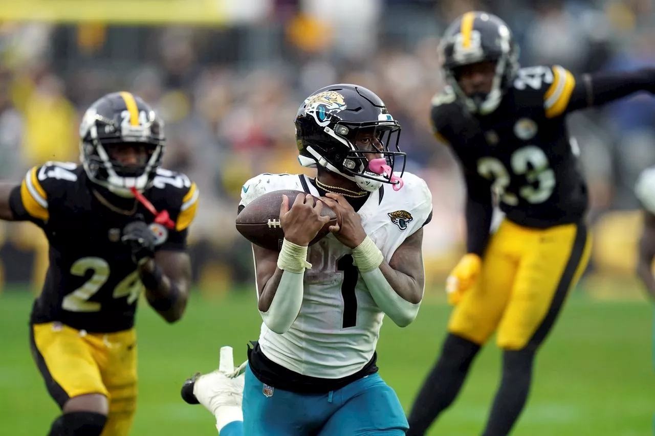 Jaguars slug their way to 20-10 win over Pittsburgh as Steelers lose Pickett to injury