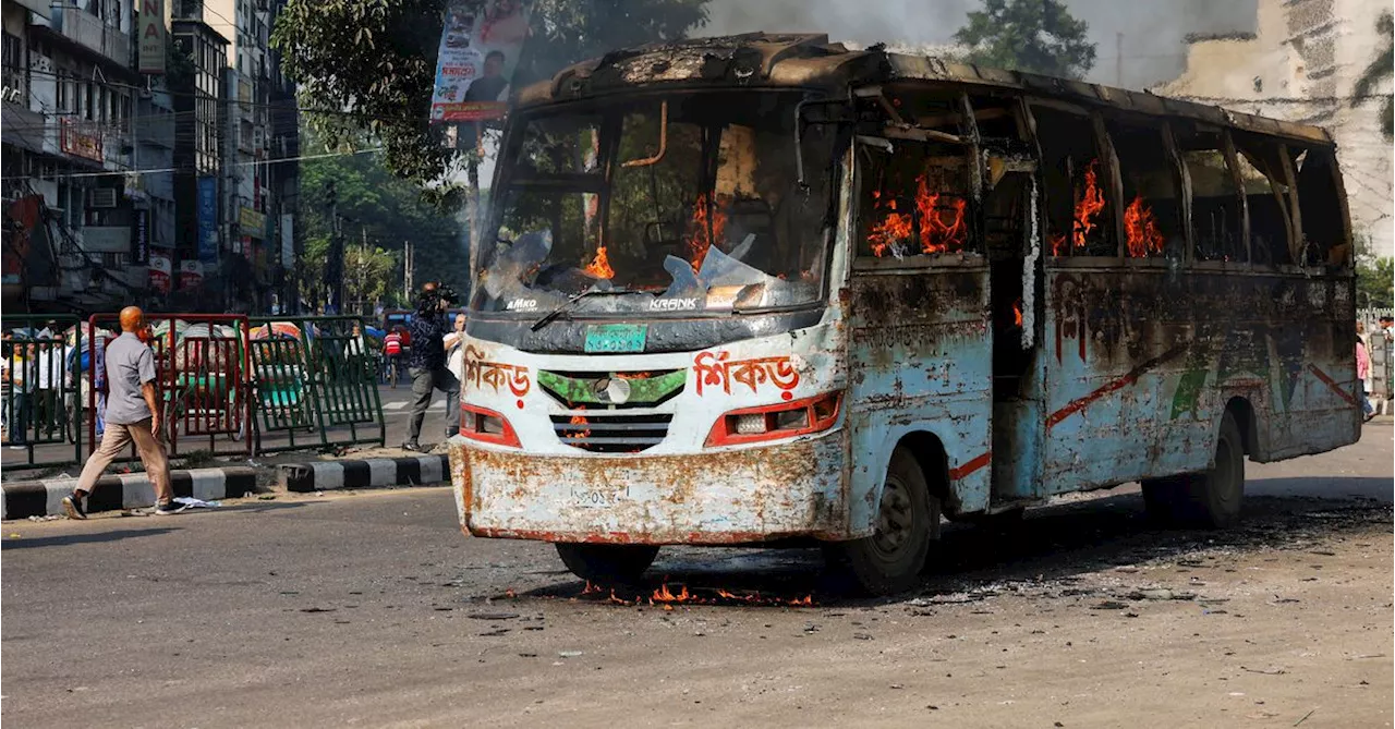 Opposition activists held over policeman's death in Bangladesh protest