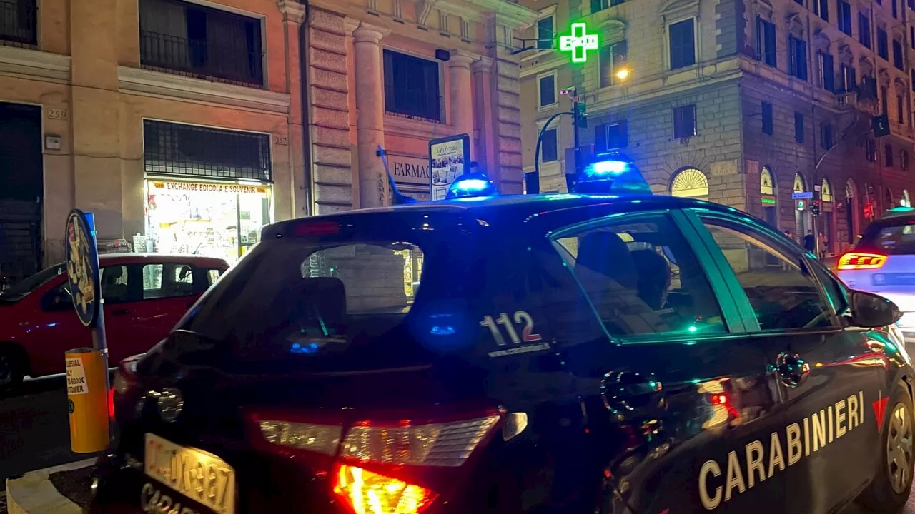 Turista derubata mentre aiuta il marito disabile in carrozzina