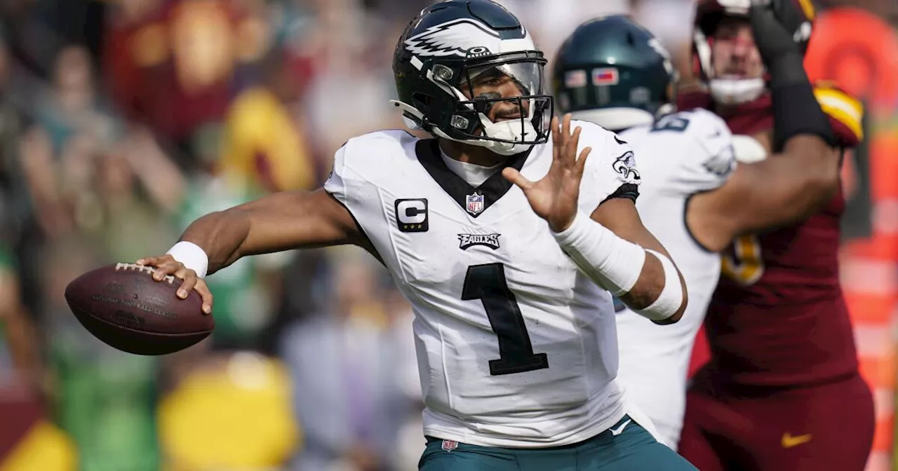 A pesar de una lesión, Hurts lanza para 4 touchdowns en victoria de Eagles 38-31 ante Commanders