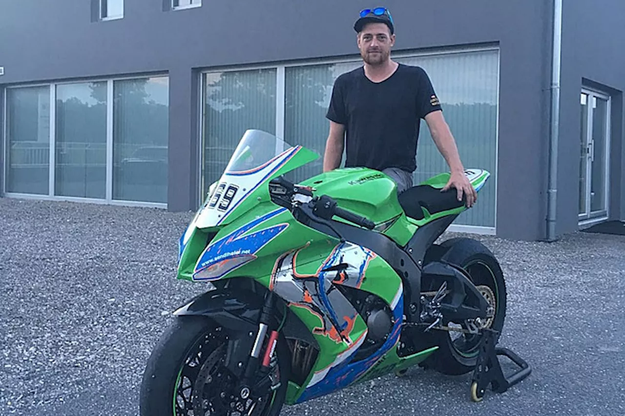 Andreas Gangl tauscht seine alte Suzuki gegen eine neue Kawasaki aus