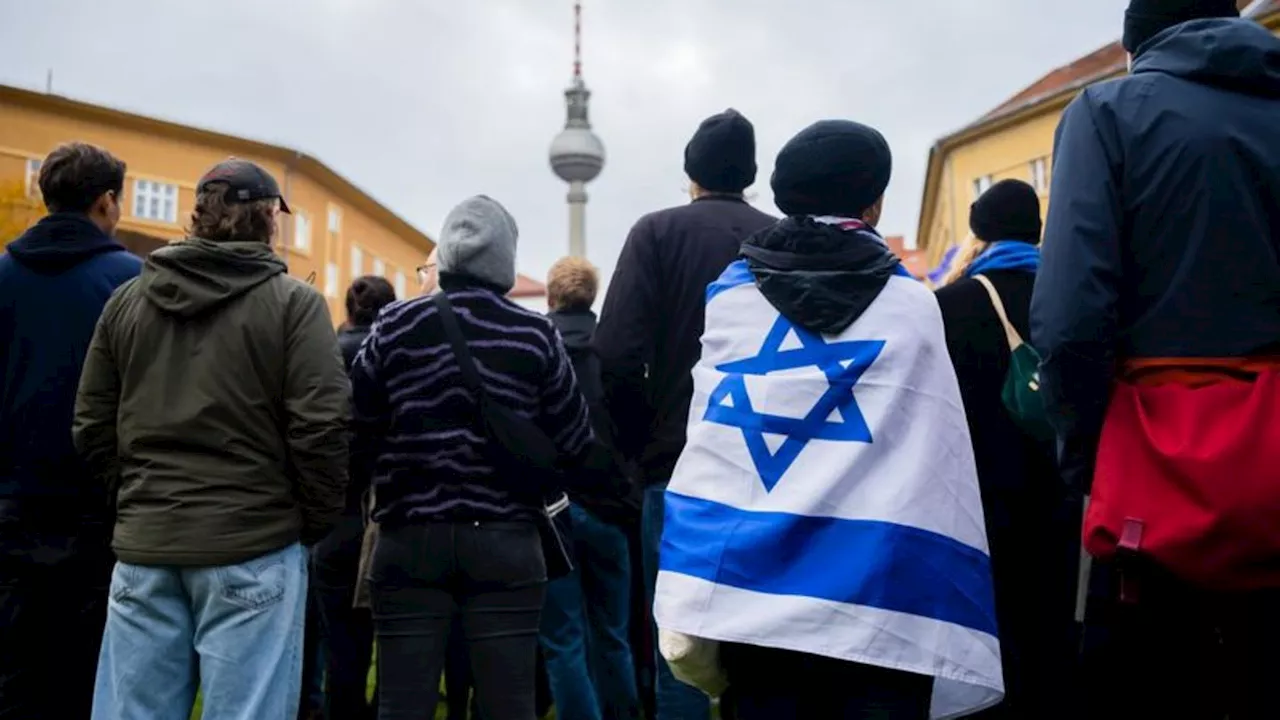 Demonstration gegen Antisemitismus und Islamismus in Berlin