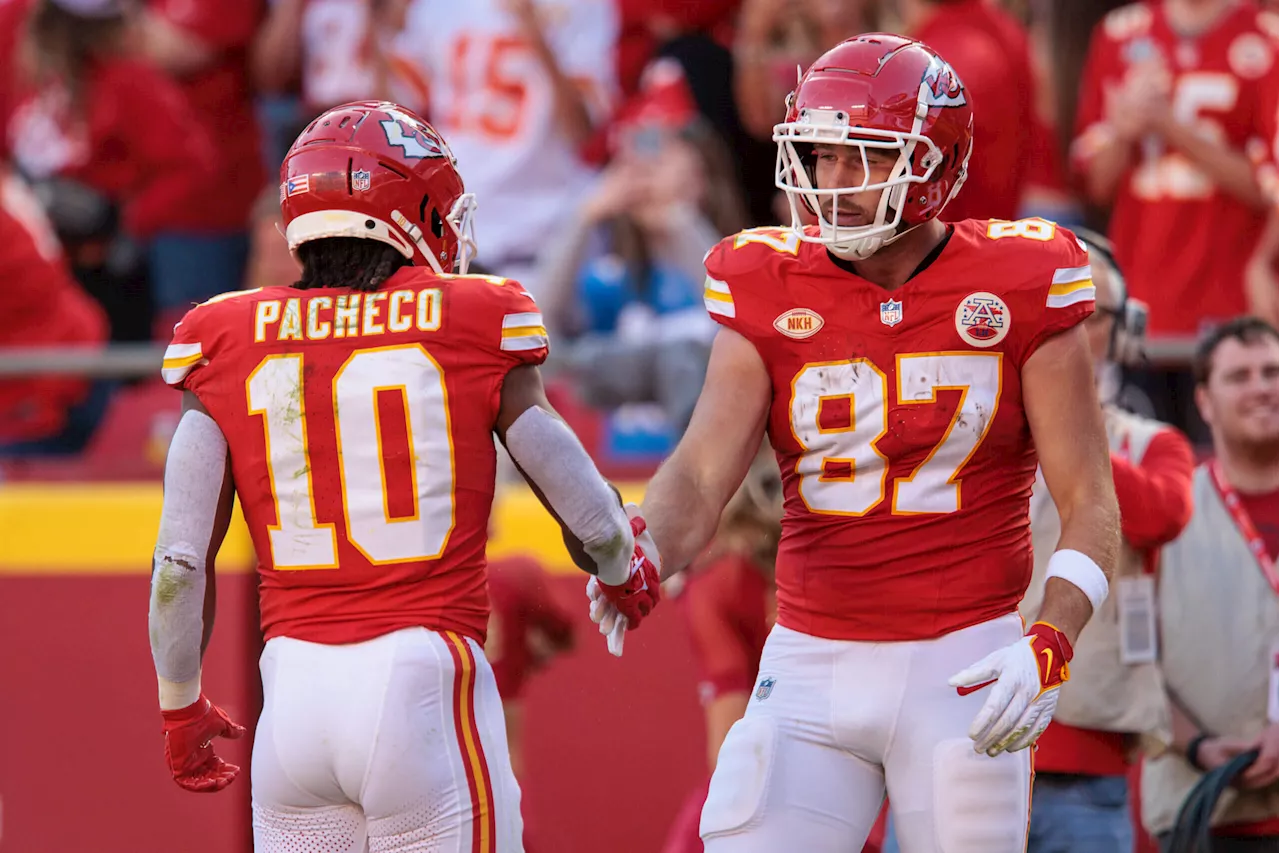 Chiefs Look to Extend Winning Streak Against Broncos