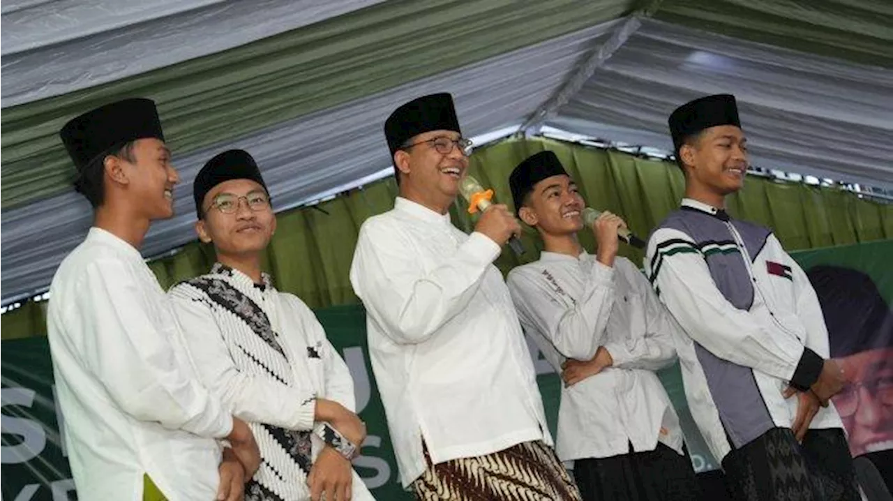 Mampir ke Ponpes Assunniyyah Jawa Timur, Anies Baswedan Simulasikan Santri Jadi Bupati