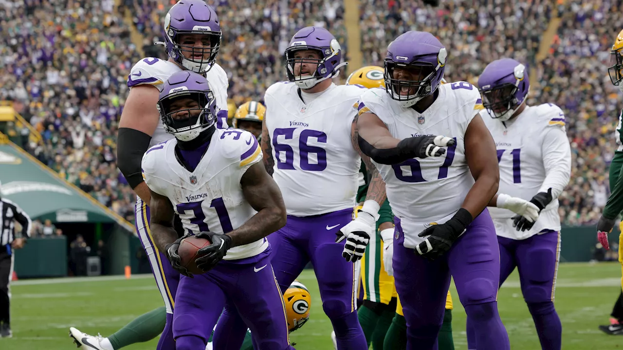 Vikings Defeat Packers, Cousins Injured