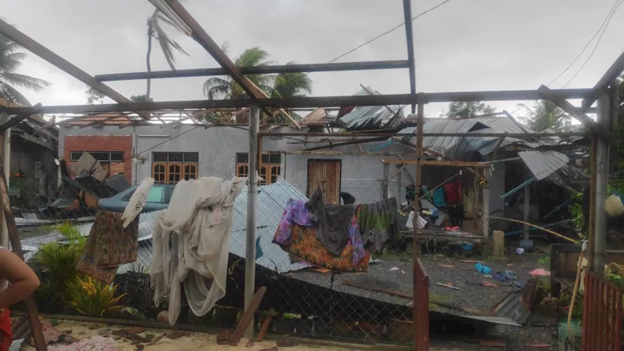 Beberapa rumah rosak akibat dibadai puting beliung