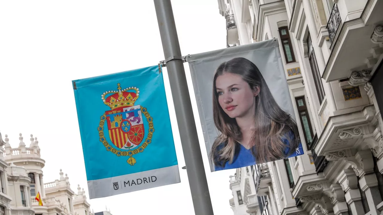 La historia del retrato de Leonor que cuelga en las calles de Madrid por su jura