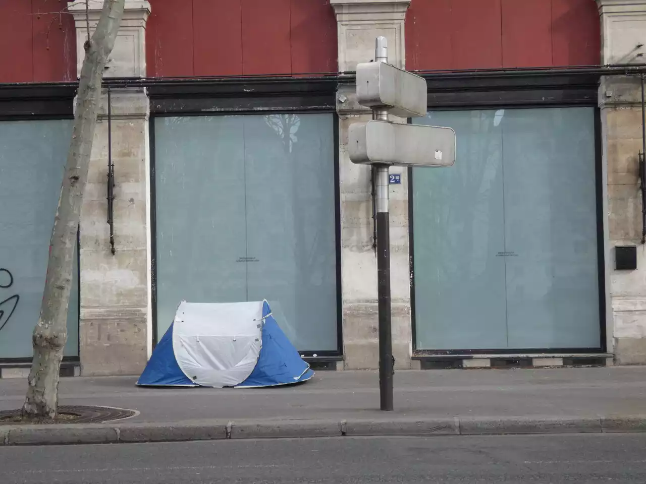 Paris : plus de 150 personnes qui dormaient près du canal de l’Ourcq évacuées