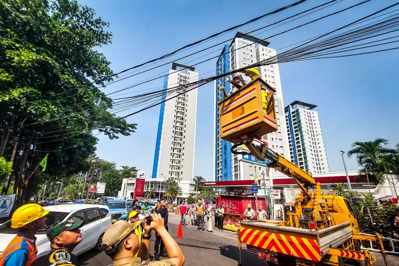 Wali kota Jaksel harapkan pemasangan jaringan utilitas sesuai prosedur