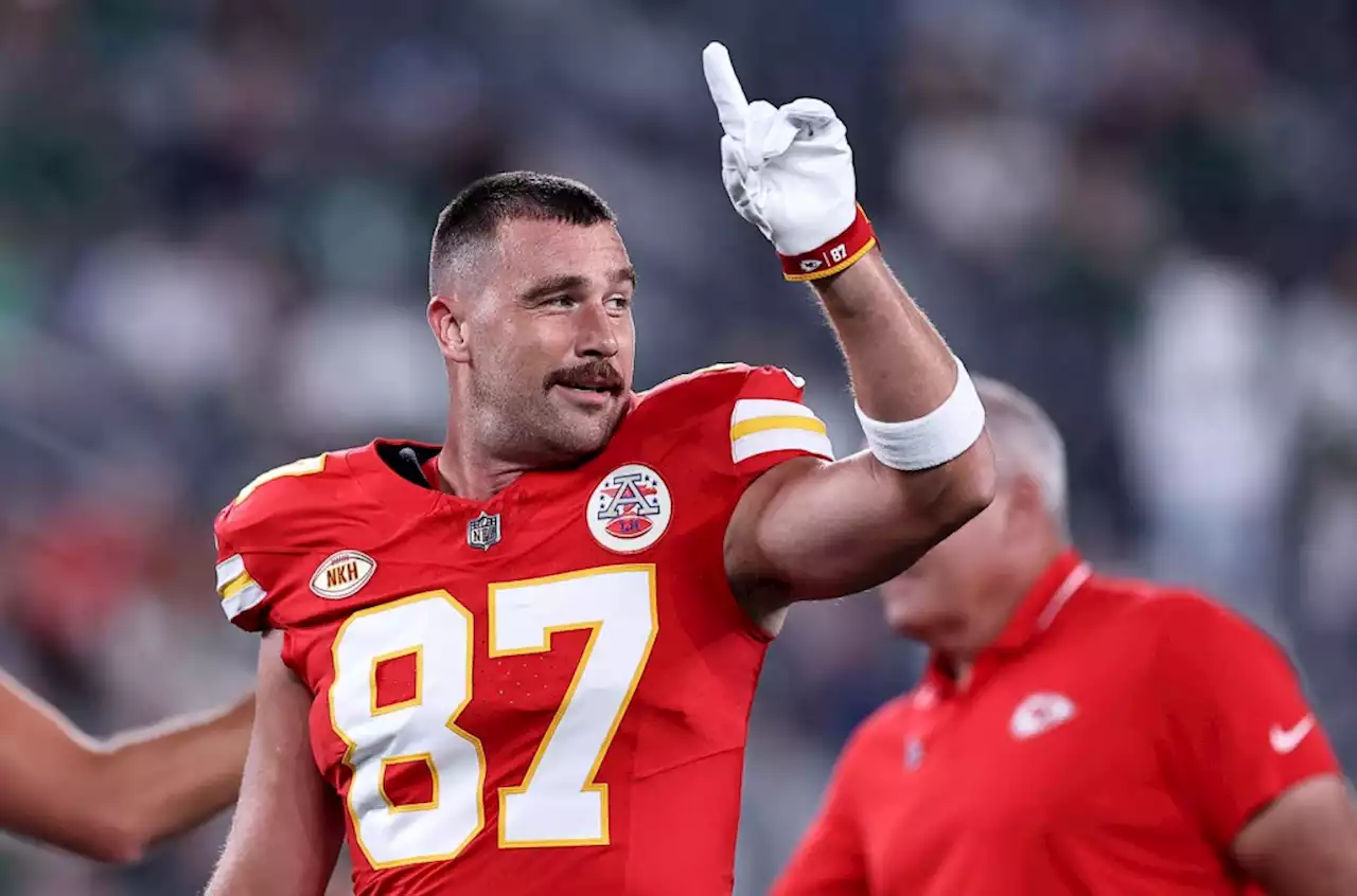 Travis Kelce Says He Owes These Women ‘Big Time’ for Urging Taylor Swift to Date Him