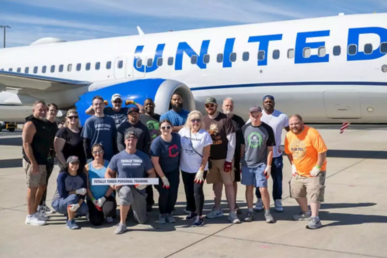 Brunswick personal trainer’s team pulls an airplane for Special Olympics