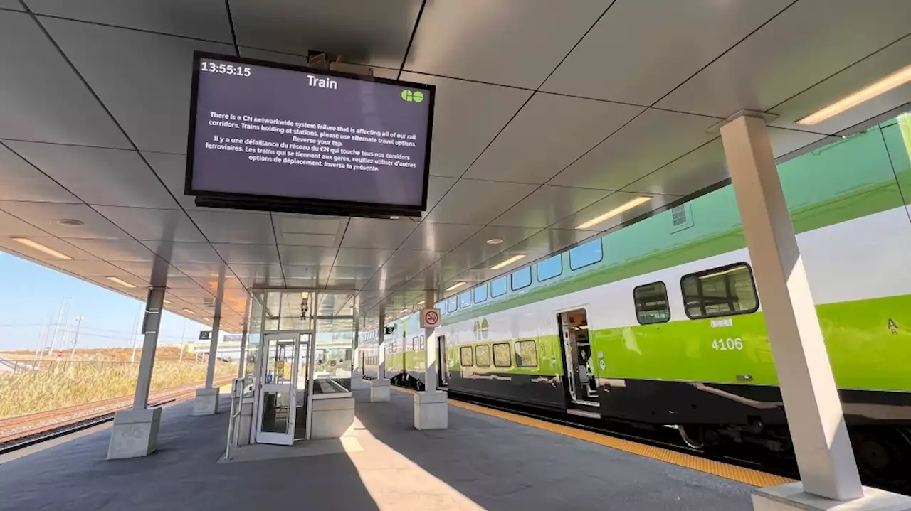 GO Train, UP Express service suspended amid 'network-wide system failure'