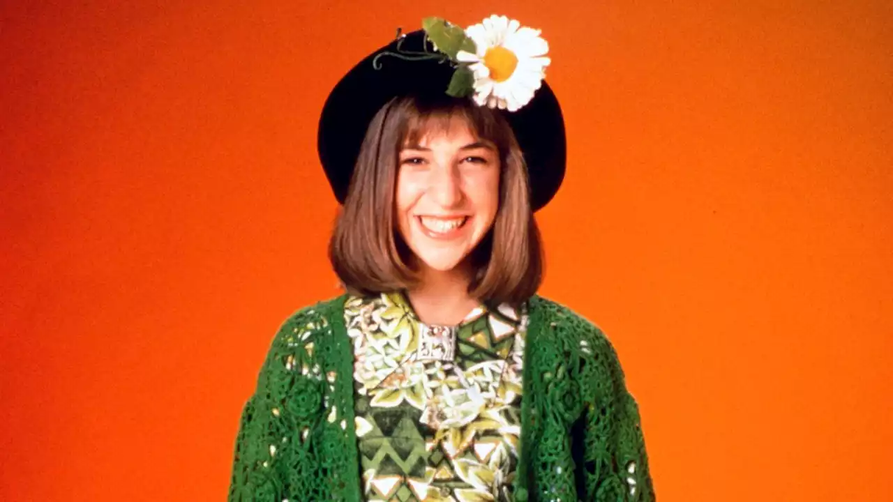 Mayim Bialik Talks ‘Blossom’ Revival: “We’re Hoping To Reboot It Not As A Sitcom”