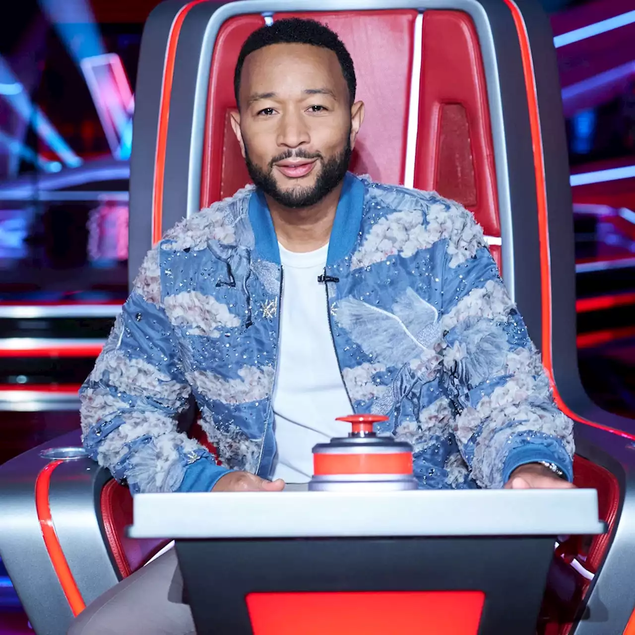 John Legend Doppelgänger Has The Voice Judges Doing a Double Take After His Moving Performance