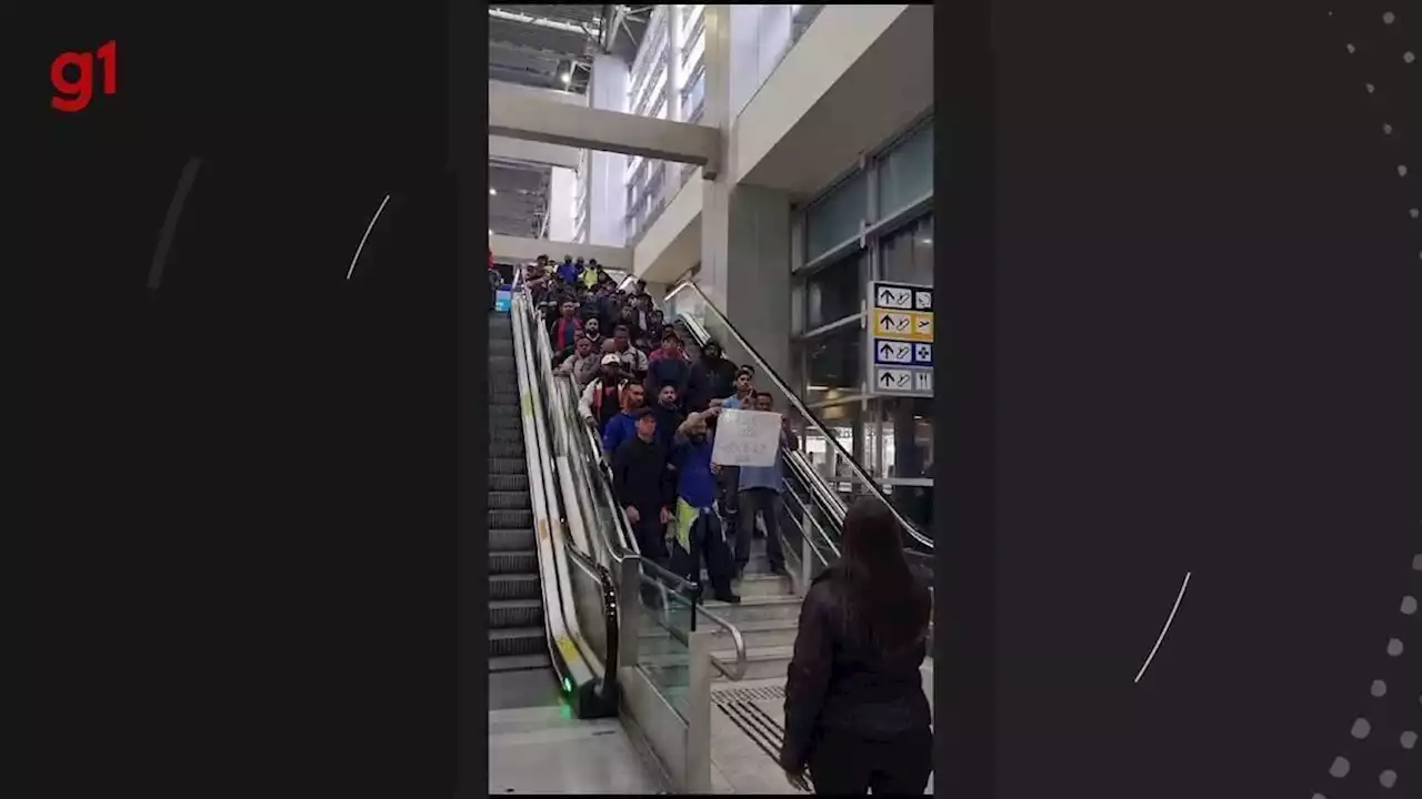 Funcionários do Aeroporto de Guarulhos protestam contra proibição do uso de celulares nas áreas de carga e descarga