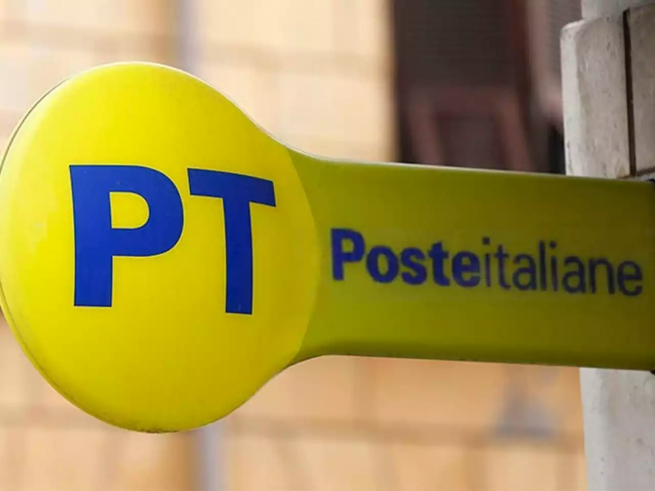 Poste Italiane cerca postini: tutti i requisiti e come candidarsi