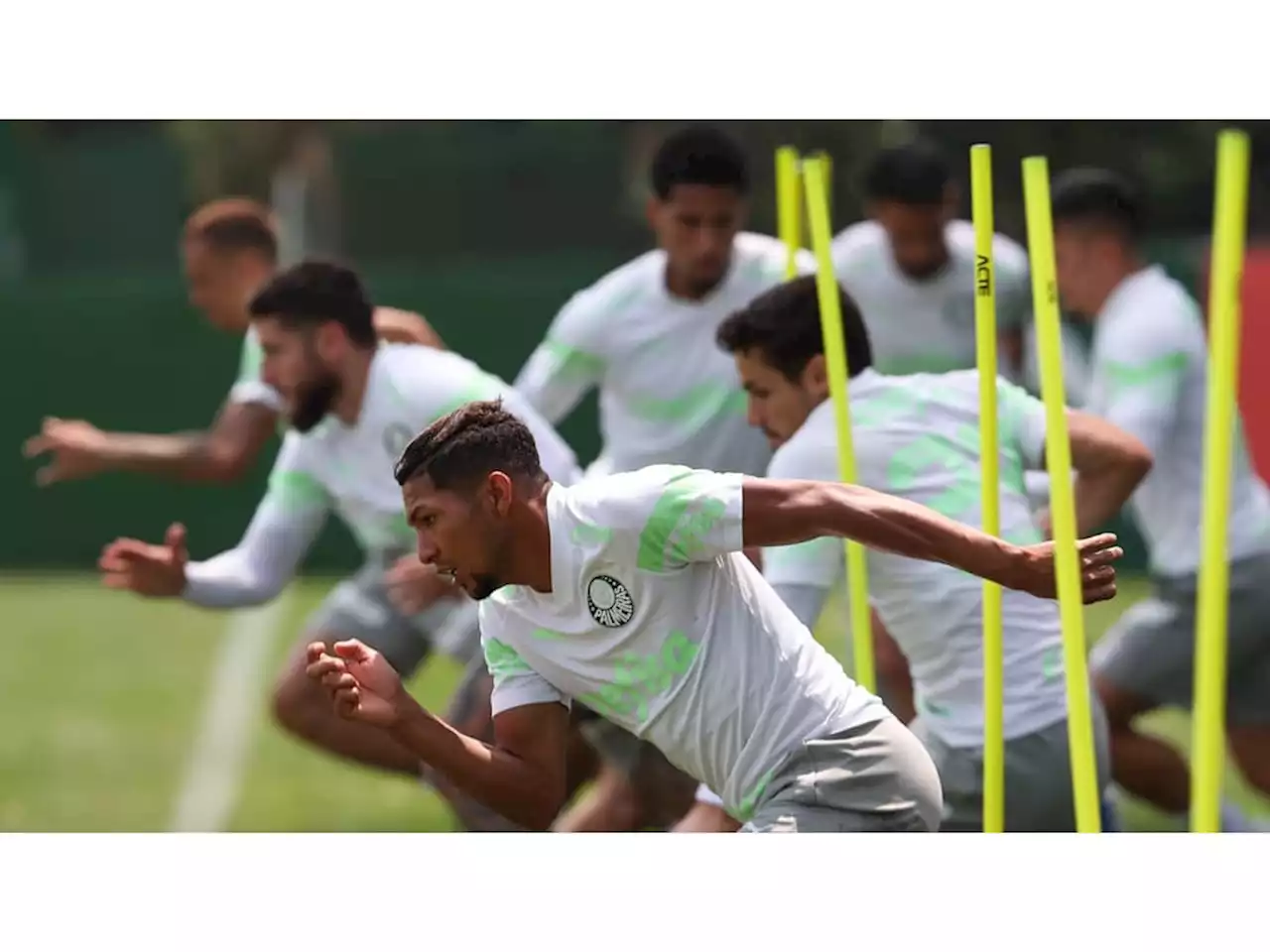 Palmeiras segue preparação, e Abel deve manter titulares para decisão contra o Boca; veja provável time