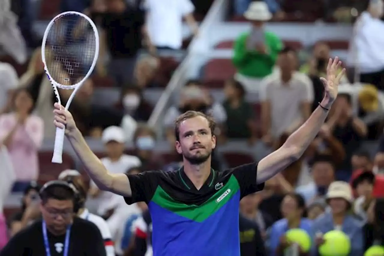 Daniil Medvedev domine Alexander Zverev et file en finale à Pékin